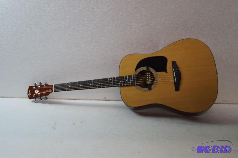 acloustic electric guitar