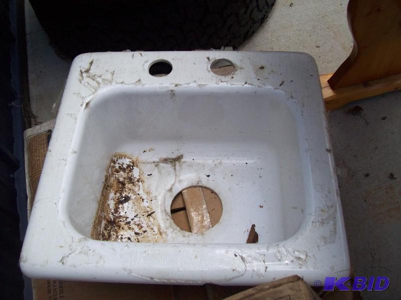 Bathroom sink -White -16.5 x 15.5 -Good condi...