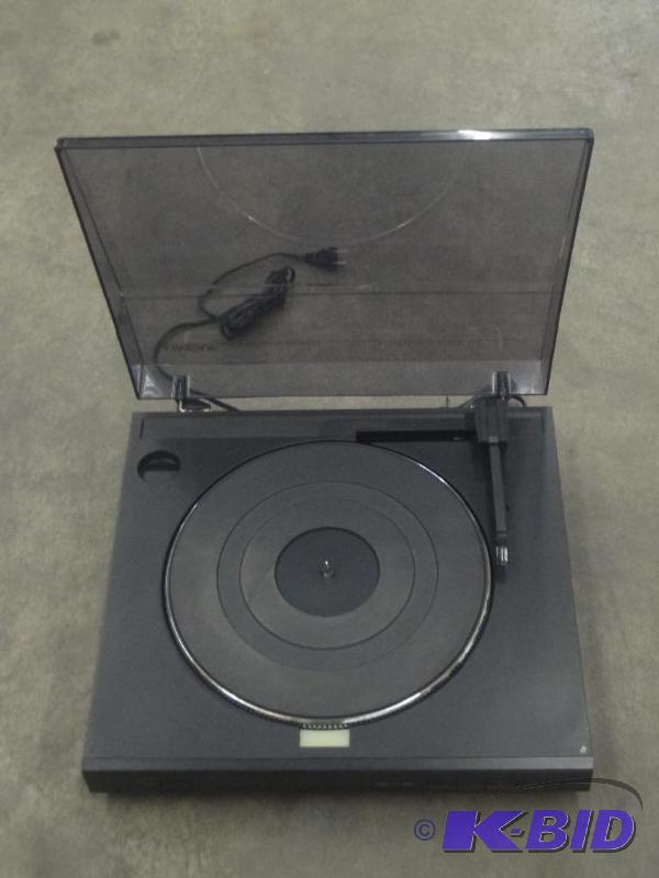 lot 100 image: Linear Tracking Turntable, 120Volt...