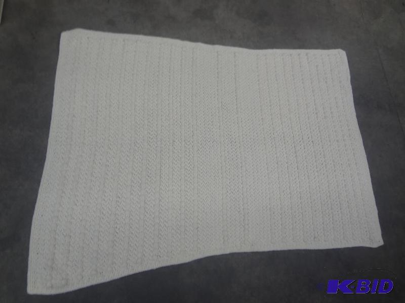 lot 111 image: Handmade Afghan Shawl, 69&quotx44"...