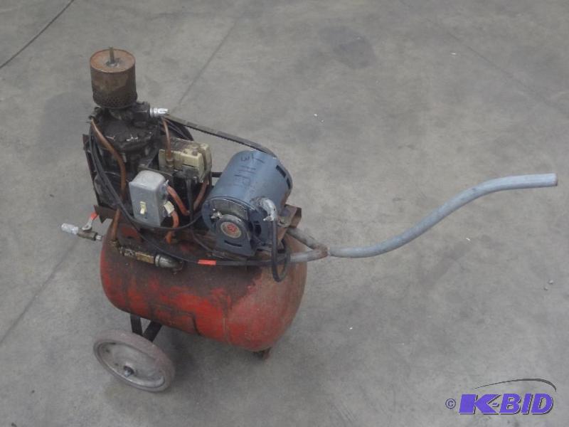 lot 23 image: 13HP 115Volt Electric Air Compressor...