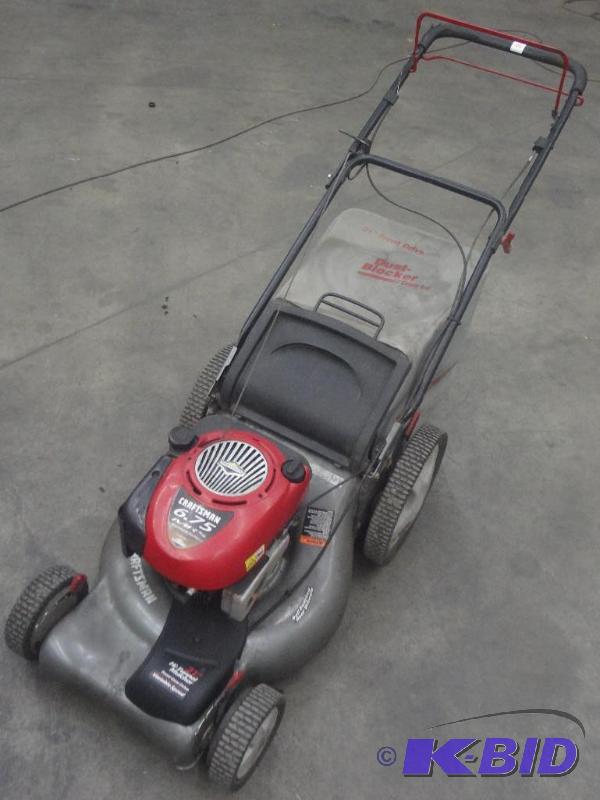 lot 25 image: Craftsman 21" Self-Propelled Mower With ...
