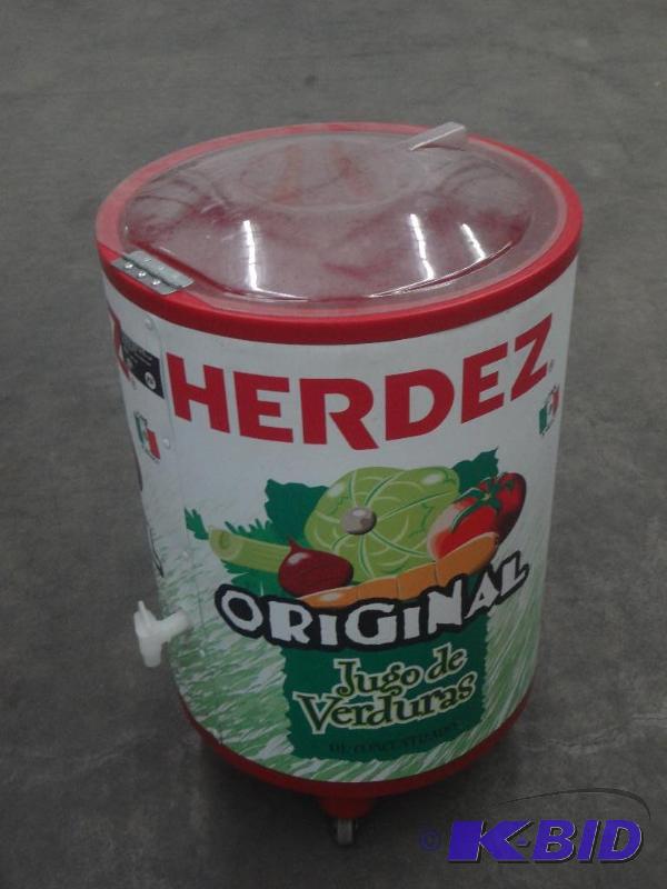 lot 58 image: Rolling Drink Cooler With Lid & Drain...