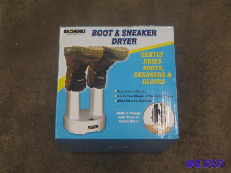 lot 77 image: 120Volt Boot & Sneaker Dryer...