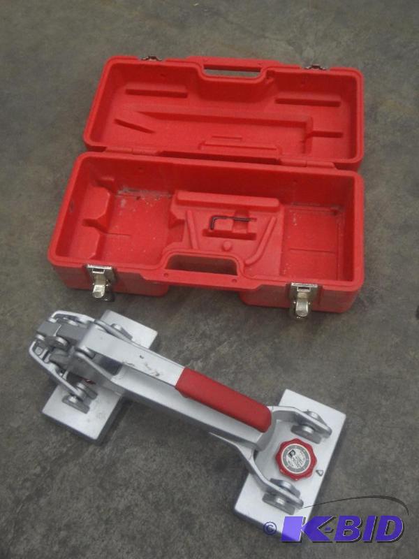 lot 82 image: Pattern Matching & Seam Repair Stretcher ...