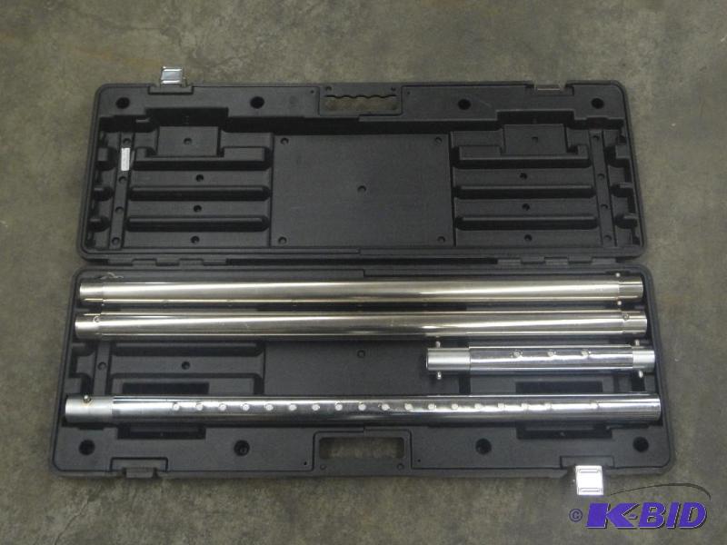 lot 83 image: Telescoping Carpet Stretcher Handle Set With ...