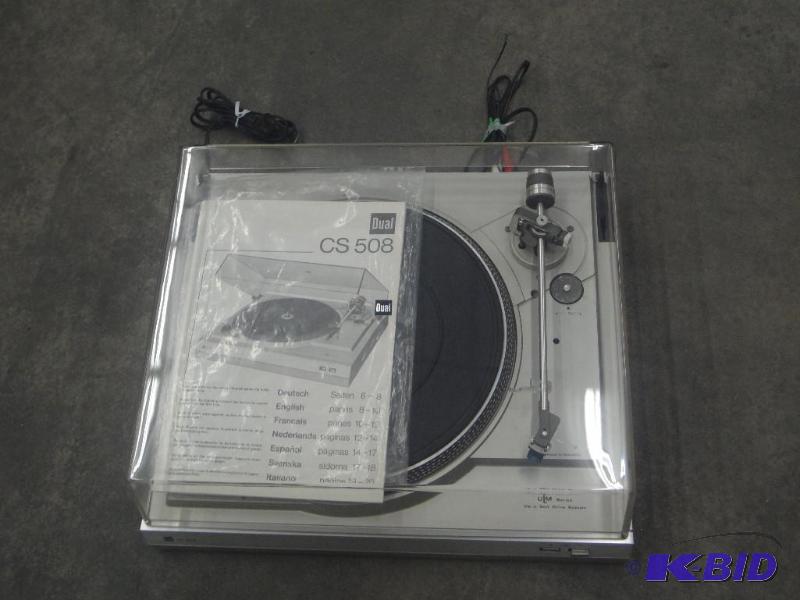 lot 99 image: Like New Dual CS-508 Record Player With Manua...
