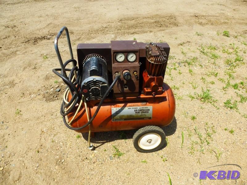 lot 16 image: Air Compressor Twin cylinder- 2 Hp 125 Psi O...