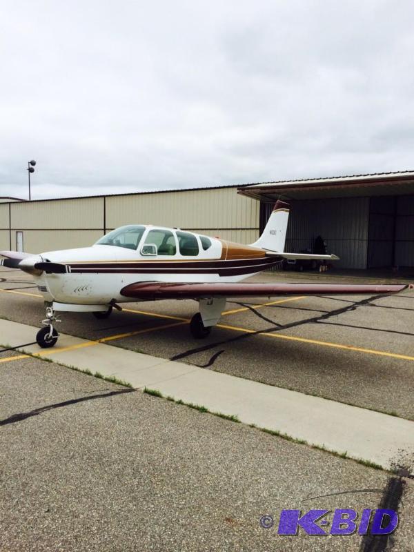 1961 Beach A33 Debin Air Airplane