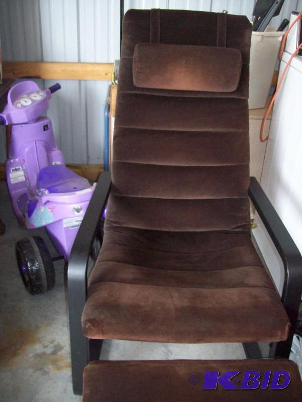 Brown chair with matching ottoman -Comfy -Cle...