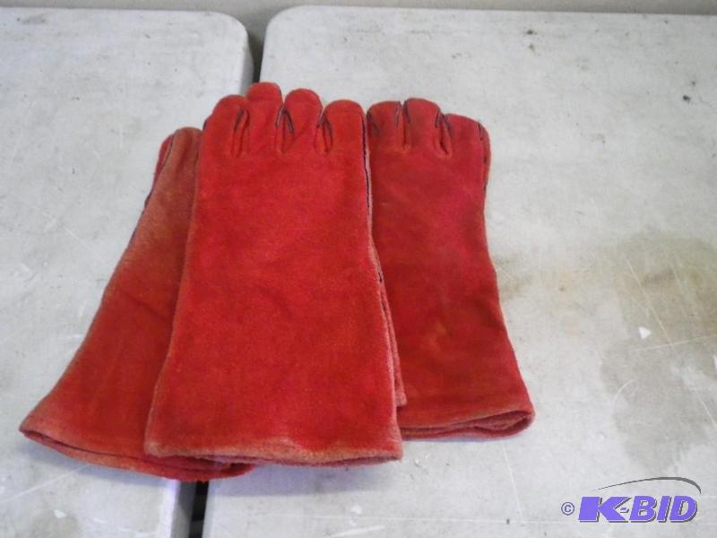 3 new pairs of welding gloves...