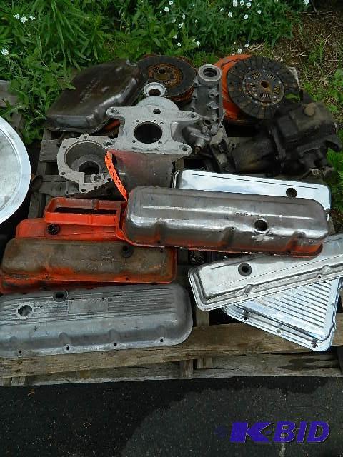 lot 114 image: Pallet W Tranny, Tranny Parts, Clutches, Val...