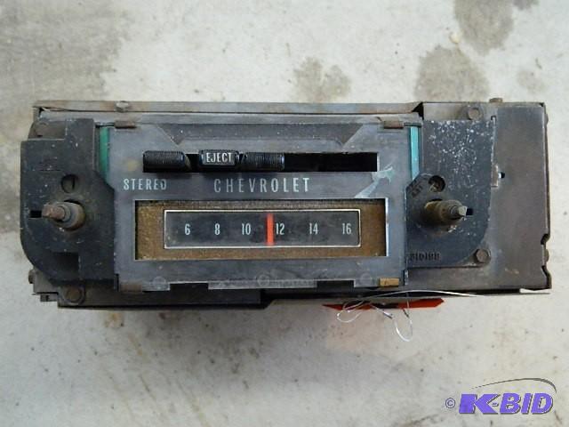 lot 171 image: 1970 Chevelle Vintage 8 Track Radio Player...
