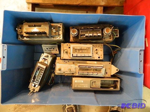 lot 179 image: Tote of vintage radios. Please see pictures p...