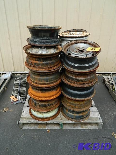 lot 18 image: (30) rims for GM 5-4 34 bolt pattern. Please...