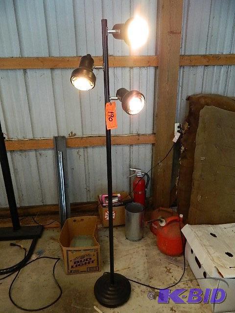 lot 190 image: Standing lamp with 3 adjustable lights. Pleas...