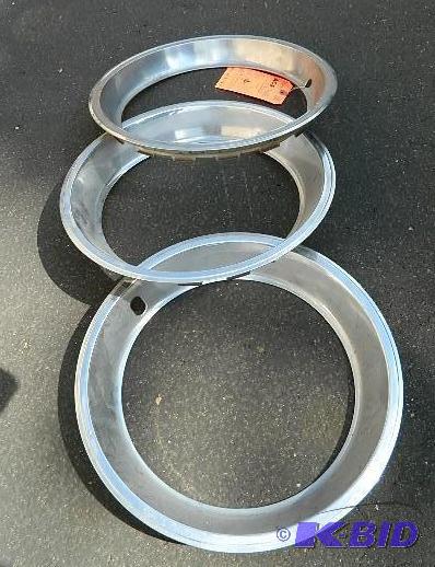 lot 22 image: 3 Beauty rings- 15" X 6. Please see pict...