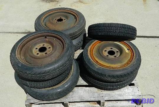 lot 49 image: GM muscle cars spare tires (8). Please see pi...