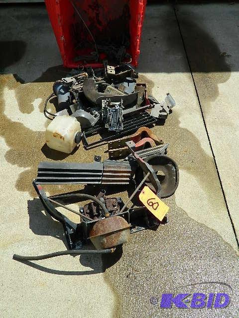 lot 60 image: 1968-1981 Corvette assorted parts. Please see...