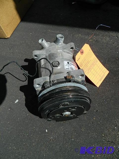 lot 7 image: Sanden Model U-4509 Compressor (R-134A) Unive...