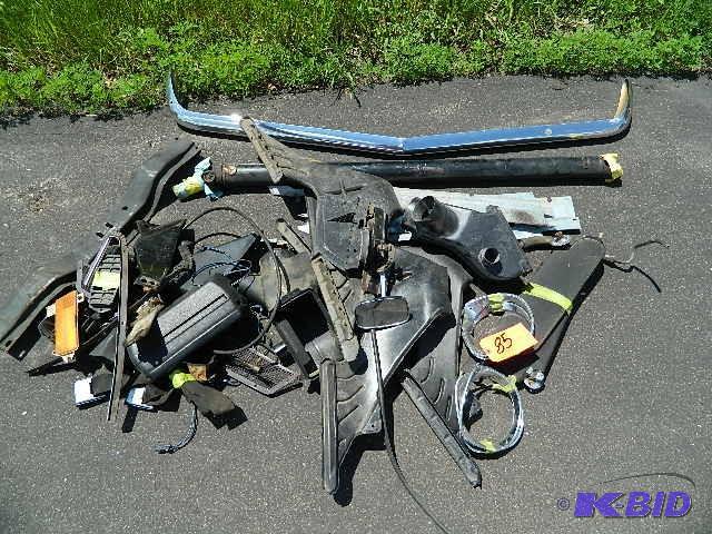 lot 85 image: 1967 Camaro parts to include bumper, light f...