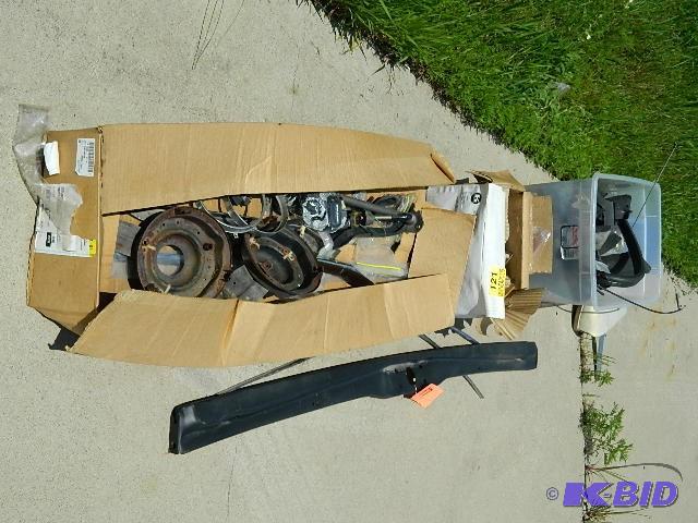 lot 87 image: 1969 Camaro various parts. Please see picture...
