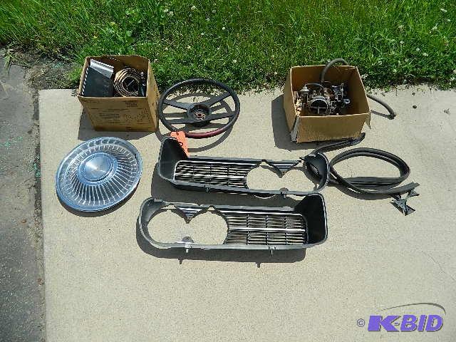 lot 89 image: 1969 GTO various parts to include carburetor...