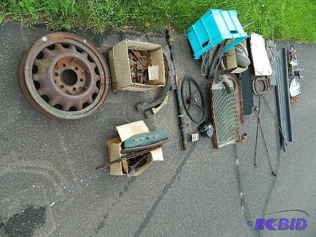 lot 95 image: 1935 Chevy various parts to include wing win...