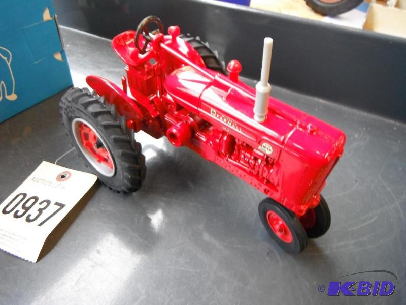 lot 102 image: McCormick Deering Farmall Diesel Super M-TA T...