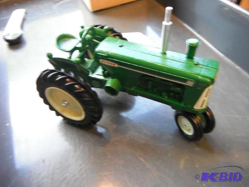 lot 105 image: Oliver 880 Tractor ...