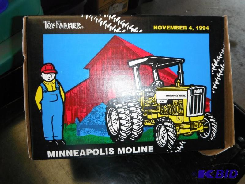 lot 109 image: Minneapolis Moline G750&nbspDiesel Tractor&n...