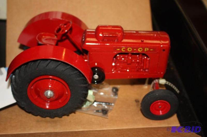 lot 121 image: Co-Op Tractor...