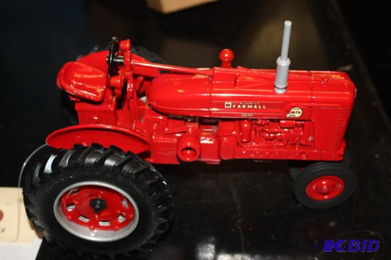 lot 143 image: McCormick Deering Farmall Diesel Super M-TA T...