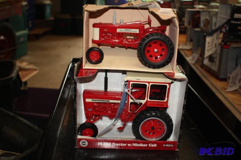 lot 190 image: IH 756 Tractor with Hiniker Cab and Farmall 3...