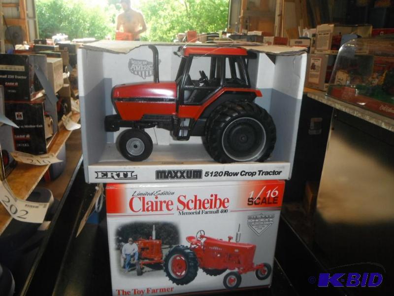 lot 194 image: Maxxum 5120 Row Crop Tractor...
