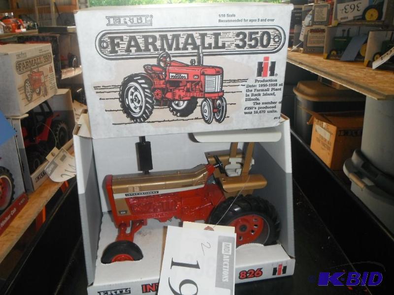 lot 199 image: Farmall 350 116 scale Toy Tractor and Intern...