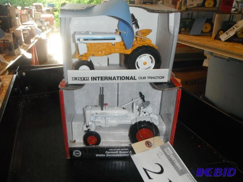 lot 210 image: Special Edition Cub Tractor and Collectors Ed...