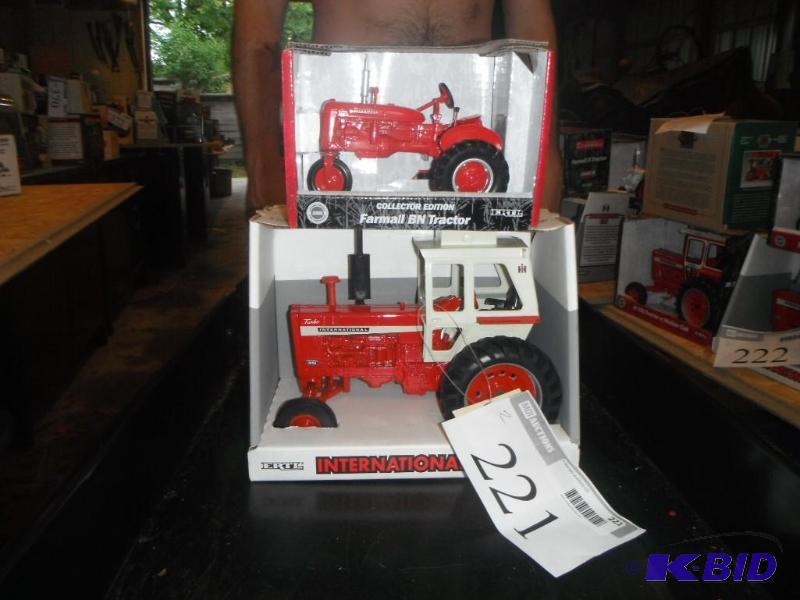 lot 221 image: International 1456 Tractor and Collectors Edi...