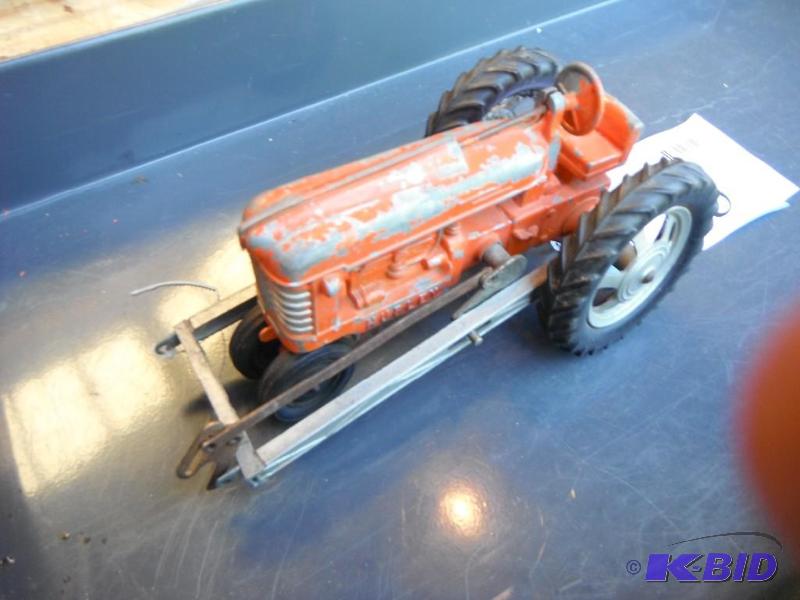 lot 25 image: Vintage Hubley JR. Cast IronDie Cast ORANGE ...