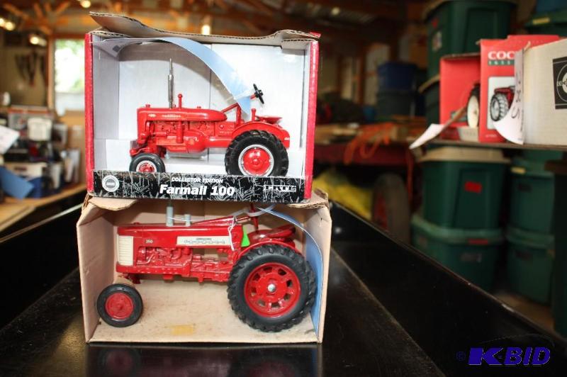 lot 270 image: Collectors Edition Farmall 100 and Farmall 35...