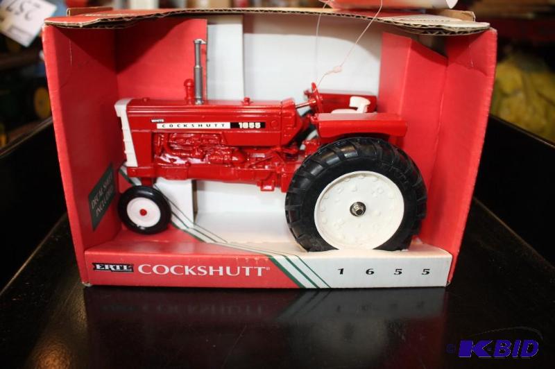 lot 272 image: Cockshutt&nbsp1655 Tractor...