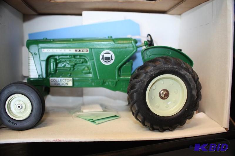 lot 298 image: Collectors Edition Oliver 770 Tractor...