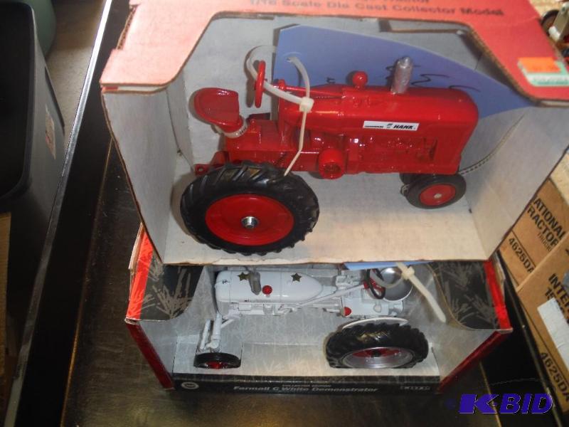 lot 333 image: Heritage Hardware Hank Tractor and Collectors...