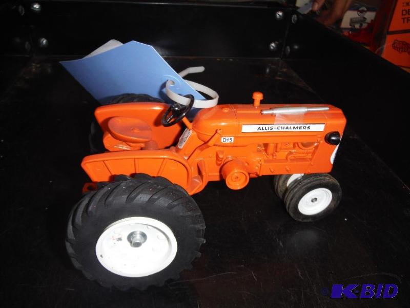 lot 334 image: Allis-Chalmers D15 Tractor...