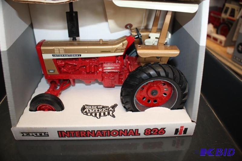 lot 339 image: Heritage Hardware Hank Tractor and Internatio...