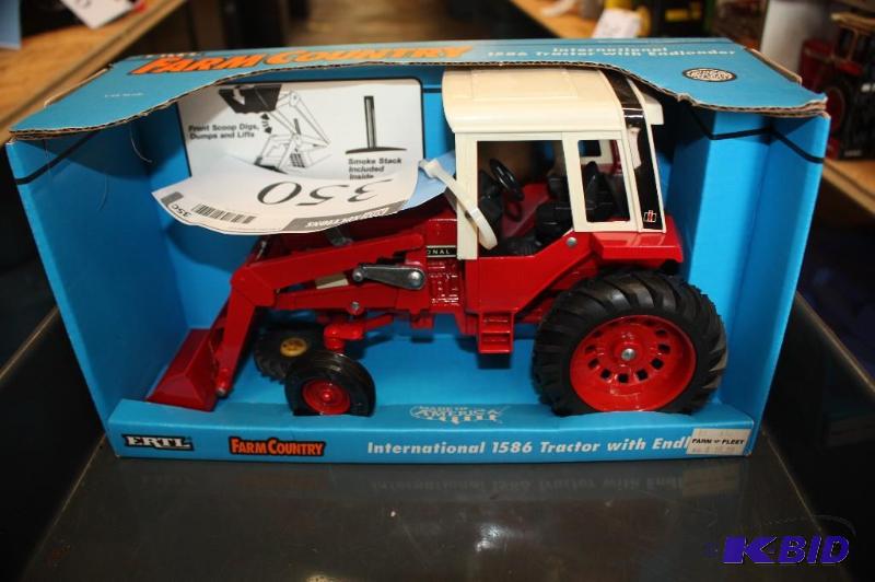 lot 350 image: International 1586 Tractor with Endloader...