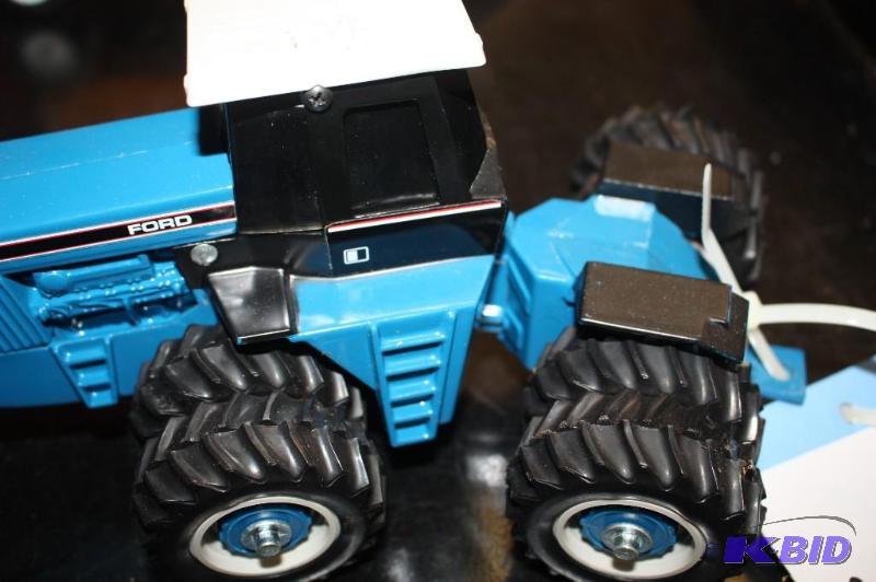 lot 361 image: Ford 1156 Tractor and Minneapolis Moline Trac...