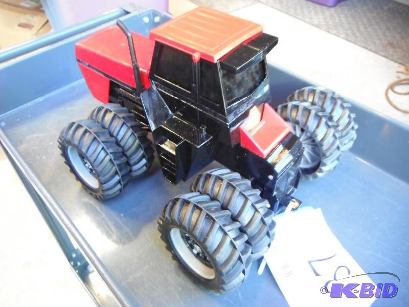 lot 37 image: Case International 4994 Tractor 8 Wheels...