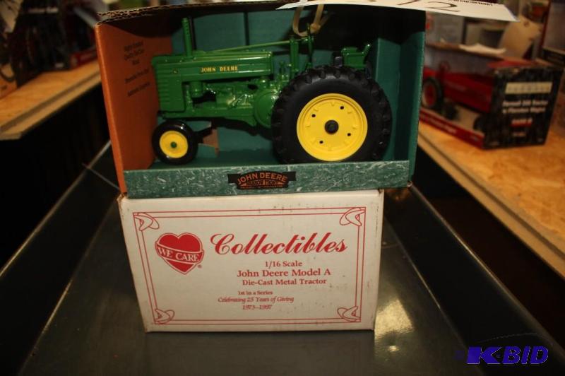 lot 372 image: John Deere Model G Tractor and John Deere Mod...