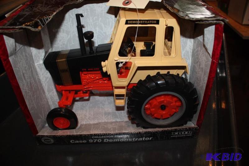 lot 389 image: Case 970 Demonstrator Tractor...
